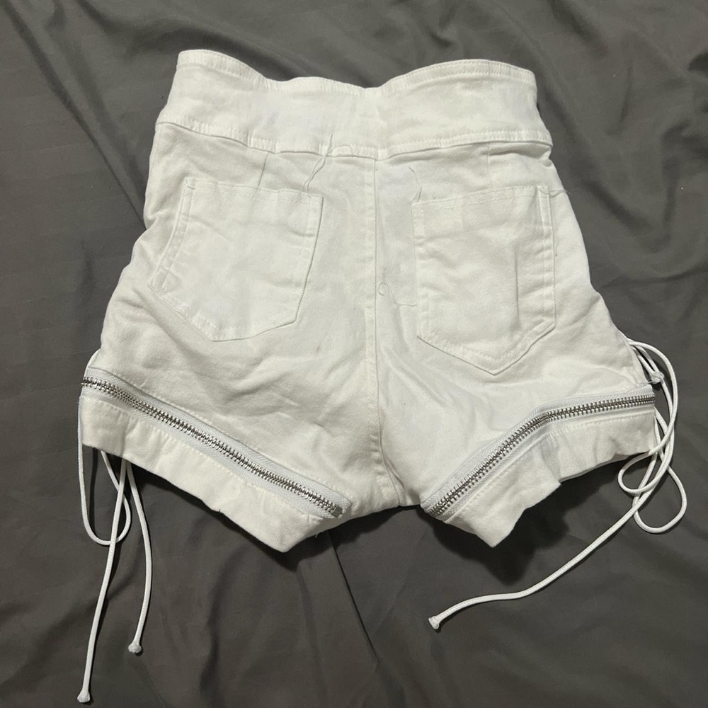 Lace up Jean shorts with zippers - Picture 4 of 4